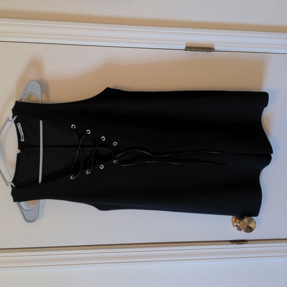 Lace up Boxy Zara romper dress - Picture 6 of 6